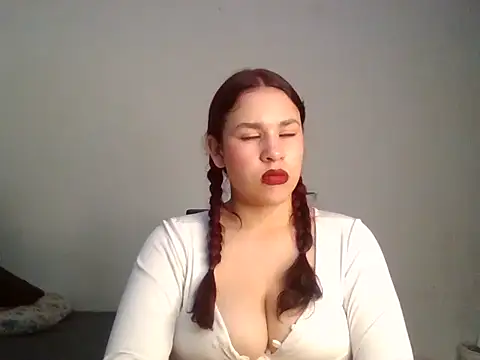 Mia 352 online show from April 12, 7:57 am