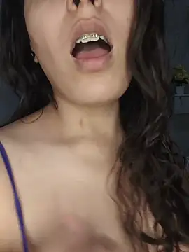 SubmissiveKaur online show from June 3, 2:36 am