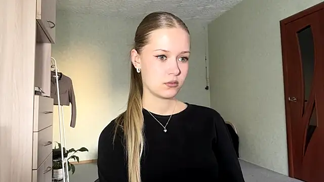 Snapshot of ZaidaSchwarten chatting on January 15, 1:26 pm ZaidaSchwarten online show from January 15, 1:26 pm