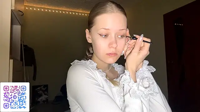 Snapshot of ZaidaSchwarten chatting on February 5, 5:23 am ZaidaSchwarten online show from February 5, 5:23 am