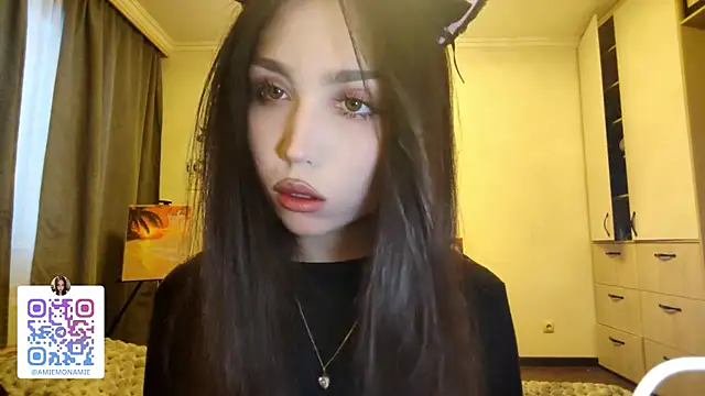 Qwami Amie online show from January 8, 6:26 am