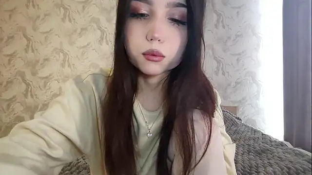 Qwami Amie online show from February 28, 6:14 am