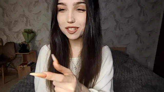 Qwami Amie online show from March 23, 3:05 pm