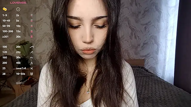 Qwami Amie online show from April 14, 6:30 am