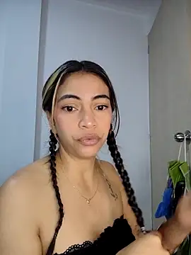 Evangeline Bonnet online show from March 28, 10:04 am