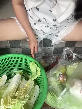 Yumi69 online show from April 1, 12:44 am