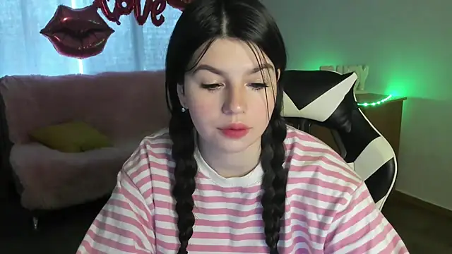 KisaModel online show from April 20, 1:19 am