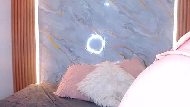 rebecagoldene online show from March 30, 8:37 am