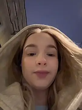 -teenytiny- online show from December 20, 1:51 pm