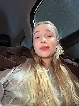 -teenytiny- online show from February 1, 5:00 pm