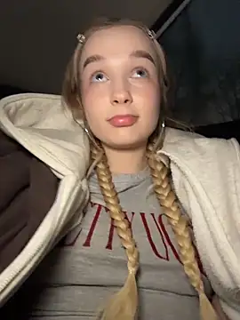 -teenytiny- online show from February 11, 3:39 pm