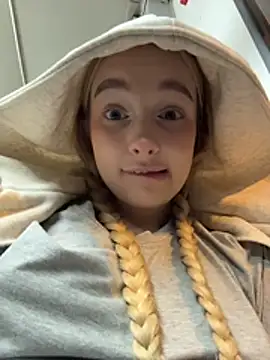 -teenytiny- online show from February 17, 5:08 pm