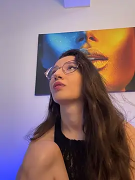 TheaMalekoo online show from July 11, 7:11 am