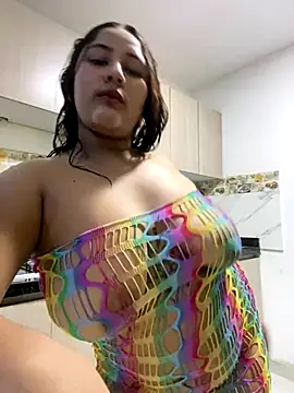 Snapshot of TiifanyGrey chatting on December 18, 11:33 pm TiifanyGrey online show from December 18, 11:33 pm