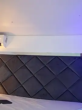 LunaaCurly online show from March 21, 7:50 pm