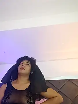 LunaaCurly online show from April 8, 7:36 pm