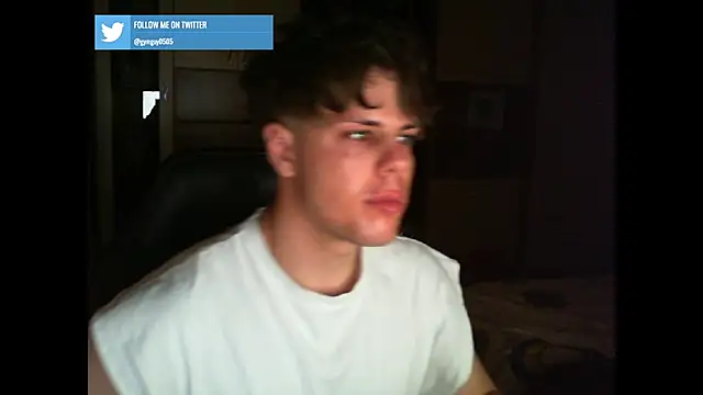 Snapshot of GymGuy0505 chatting on December 19, 11:56 pm GymGuy0505 online show from December 19, 11:56 pm