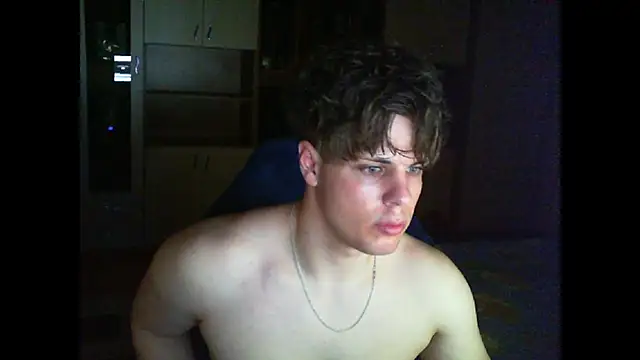 Snapshot of GymGuy0505 chatting on January 8, 11:29 pm GymGuy0505 online show from January 8, 11:29 pm