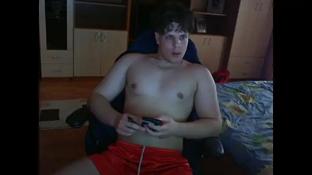 Snapshot of GymGuy0505 chatting on January 10, 1:24 pm GymGuy0505 online show from January 10, 1:24 pm