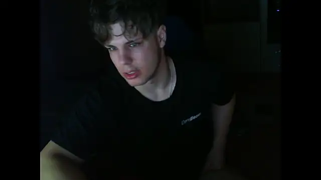 Snapshot of GymGuy0505 chatting on January 11, 10:15 pm GymGuy0505 online show from January 11, 10:15 pm