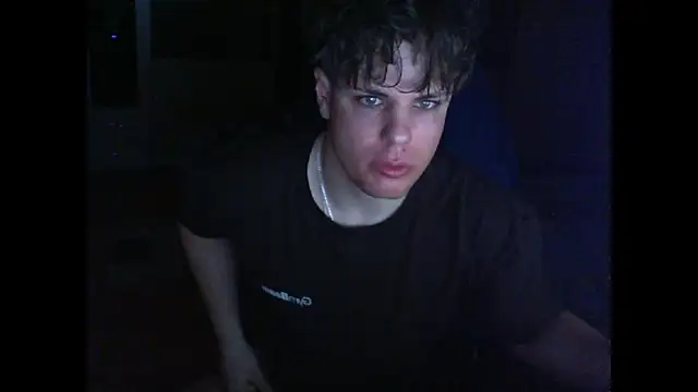 Snapshot of GymGuy0505 chatting on January 18, 11:19 pm GymGuy0505 online show from January 18, 11:19 pm