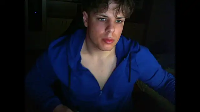 Snapshot of GymGuy0505 chatting on February 17, 8:59 pm GymGuy0505 online show from February 17, 8:59 pm