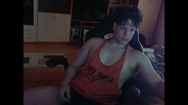 Snapshot of GymGuy0505 chatting on February 21, 11:44 am GymGuy0505 online show from February 21, 11:44 am