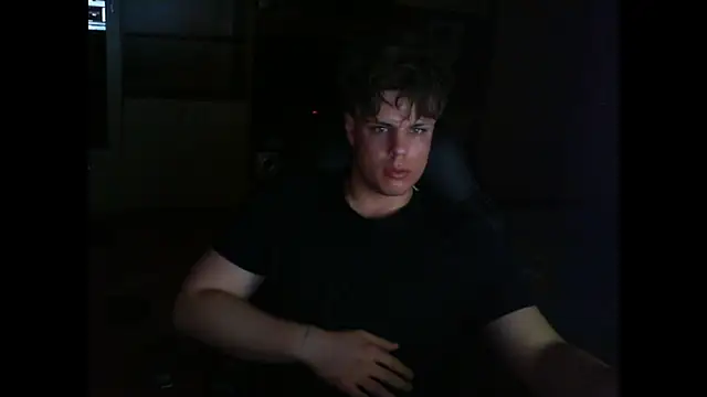 Snapshot of GymGuy0505 chatting on March 2, 11:22 pm GymGuy0505 online show from March 2, 11:22 pm