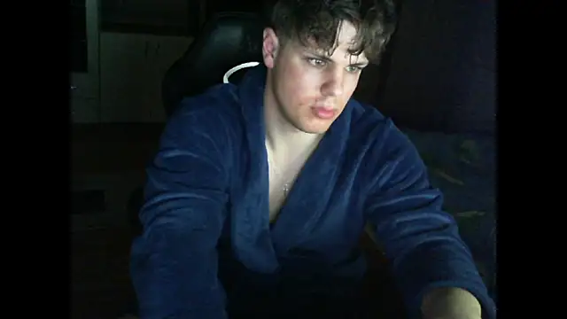 Snapshot of GymGuy0505 chatting on March 9, 8:57 pm GymGuy0505 online show from March 9, 8:57 pm