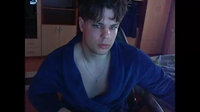 Snapshot of GymGuy0505 chatting on March 16, 10:30 am GymGuy0505 online show from March 16, 10:30 am