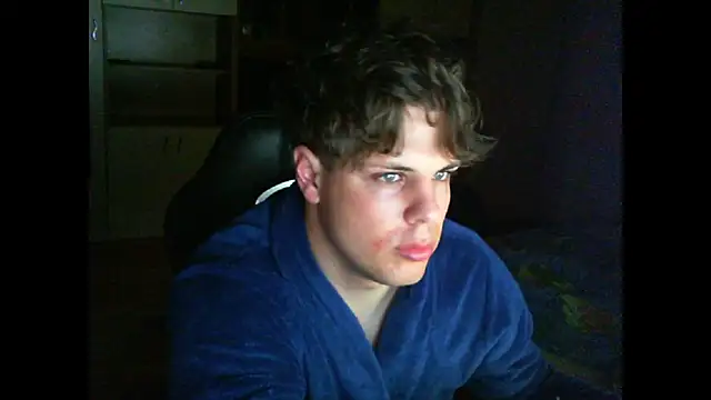 Snapshot of GymGuy0505 chatting on March 24, 11:10 pm GymGuy0505 online show from March 24, 11:10 pm