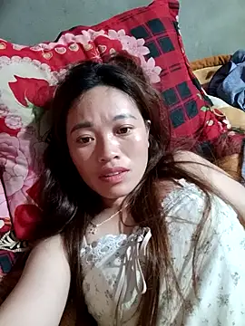 Snapshot of little-effy chatting on June 26, 11:58 am little-effy online show from June 26, 11:58 am