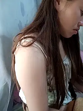 Snapshot of little-effy chatting on July 8, 10:20 am little-effy online show from July 8, 10:20 am