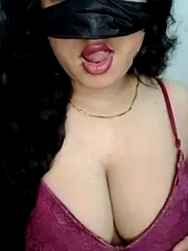 nosrat014 online show from April 3, 8:12 am