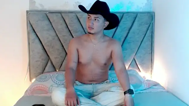 kyro estrada online show from March 24, 11:43 pm