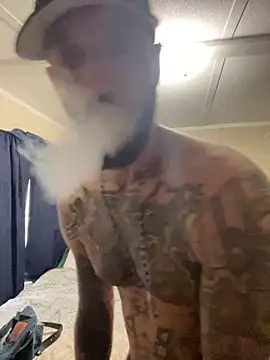 Snapshot of kingNQueen1211 chatting on March 30, 10:22 pm kingNQueen1211 online show from March 30, 10:22 pm