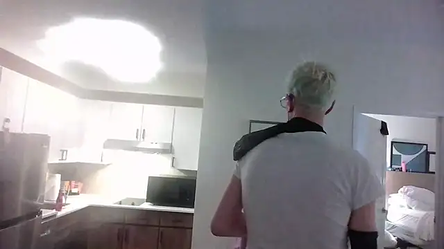 AskAveryAnything online show from March 18, 11:19 pm