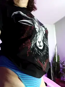 Divine Pouvoir online show from April 15, 11:17 am