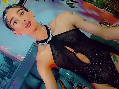 agathaferrer3 online show from April 15, 5:31 pm