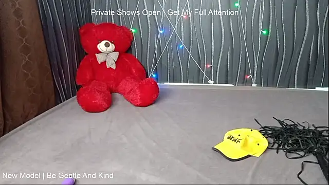 Snapshot of khushigoesnaughty0 chatting on February 9, 7:34 am khushigoesnaughty0 online show from February 9, 7:34 am