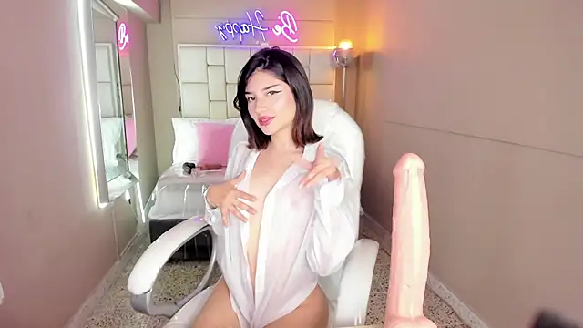 Claireuwu1 online show from February 6, 7:17 pm