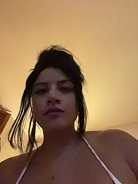 Snapshot of Lena-Williamss chatting on July 9, 7:23 am Lena-Williamss online show from July 9, 7:23 am