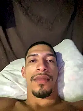 Snapshot of rocchw chatting on January 8, 3:09 am rocchw online show from January 8, 3:09 am