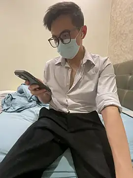 YourBoYyyyyyyy online show from June 30, 11:22 am