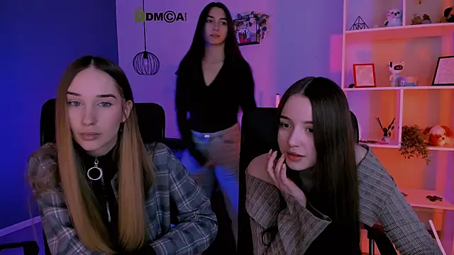 mila firee online show from April 20, 9:01 am