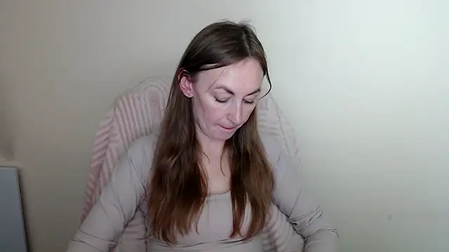 LiaSeass  online show from May 21, 12:45 pm