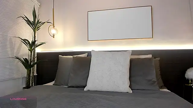 Snapshot of gabyvega1 chatting on February 13, 11:39 am gabyvega1 online show from February 13, 11:39 am