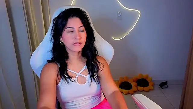 chloebum  online show from January 19, 11:03 am