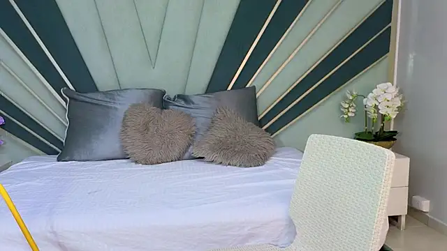 DulceeEsmeralda online show from March 25, 1:17 pm