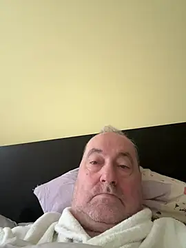 csikar online show from April 1, 5:30 am